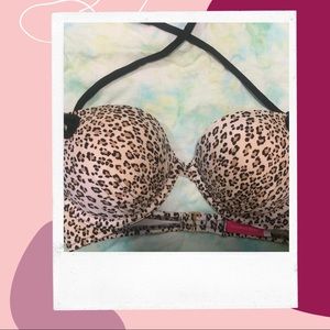 Victoria’s Secret: swimsuit, bikini top